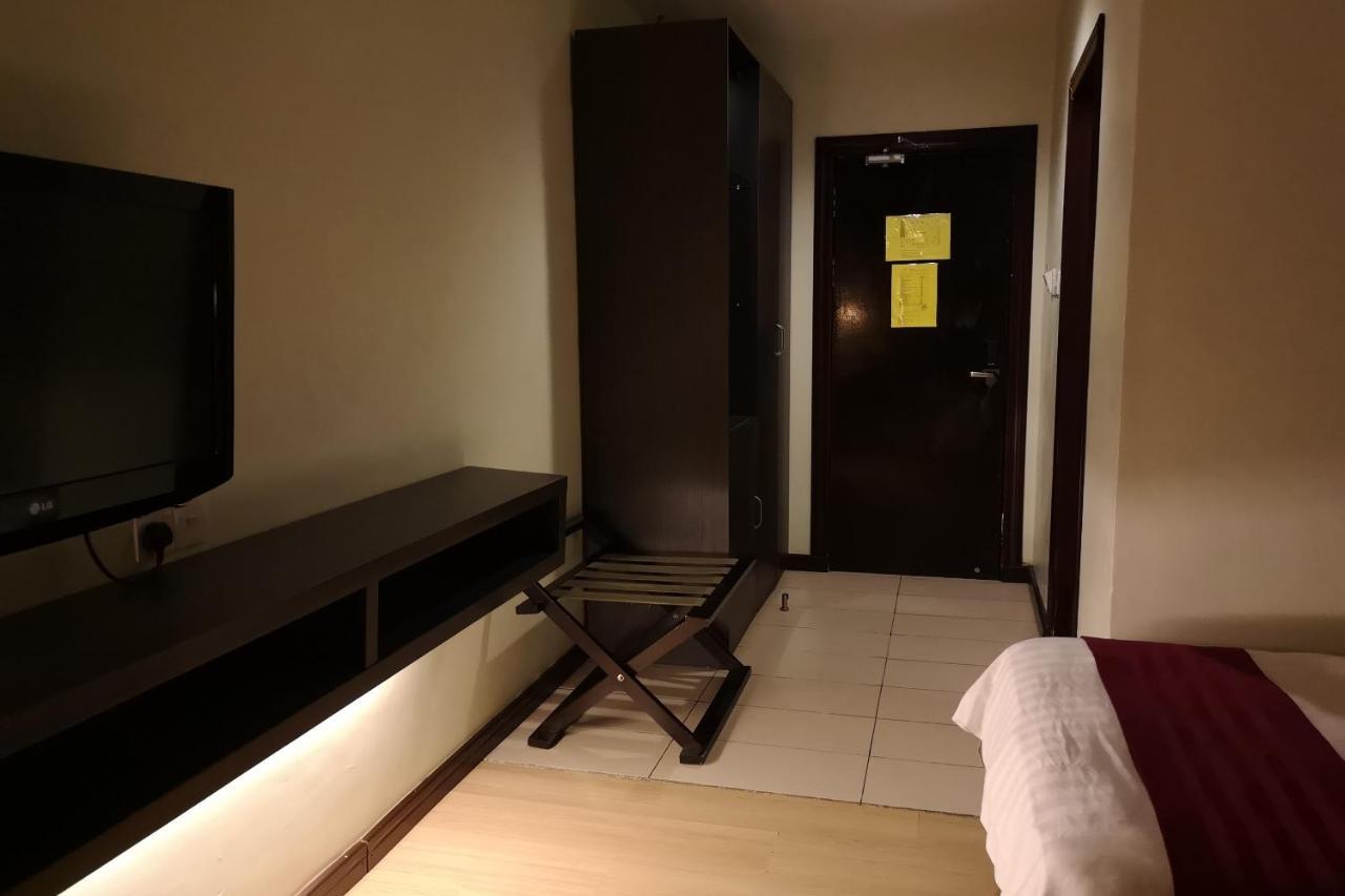 OYO 89908 Hotel Kensington Sandakan Exterior foto